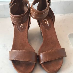 Toetos Brown Leather Wedges